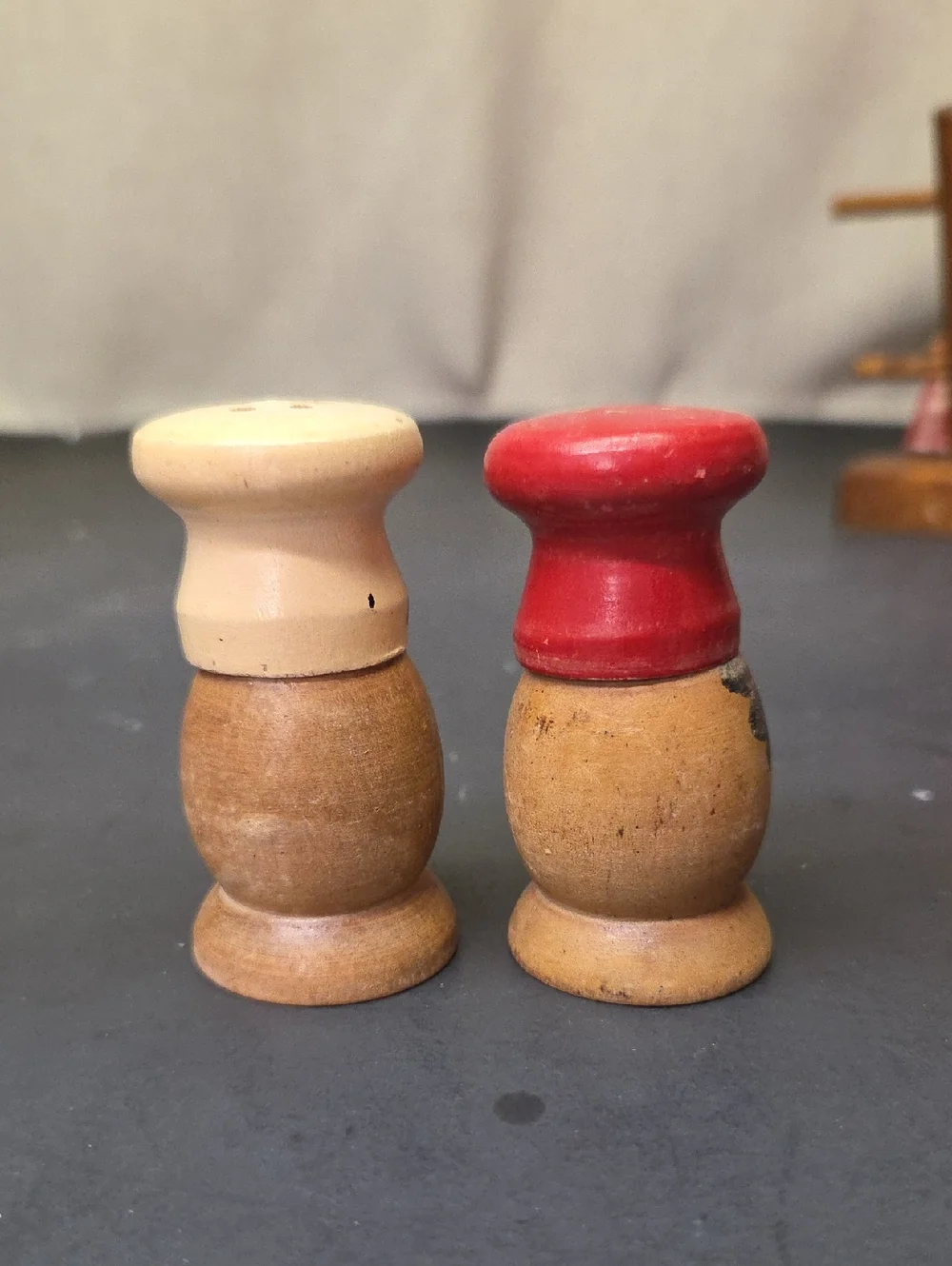 Vtg CORNWALL WOOD PRODUCTS Spindle Napkin/Letter Holder, S&P, Candle‎ Holders